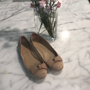 Ann Taylor size 9 nude bow flats.